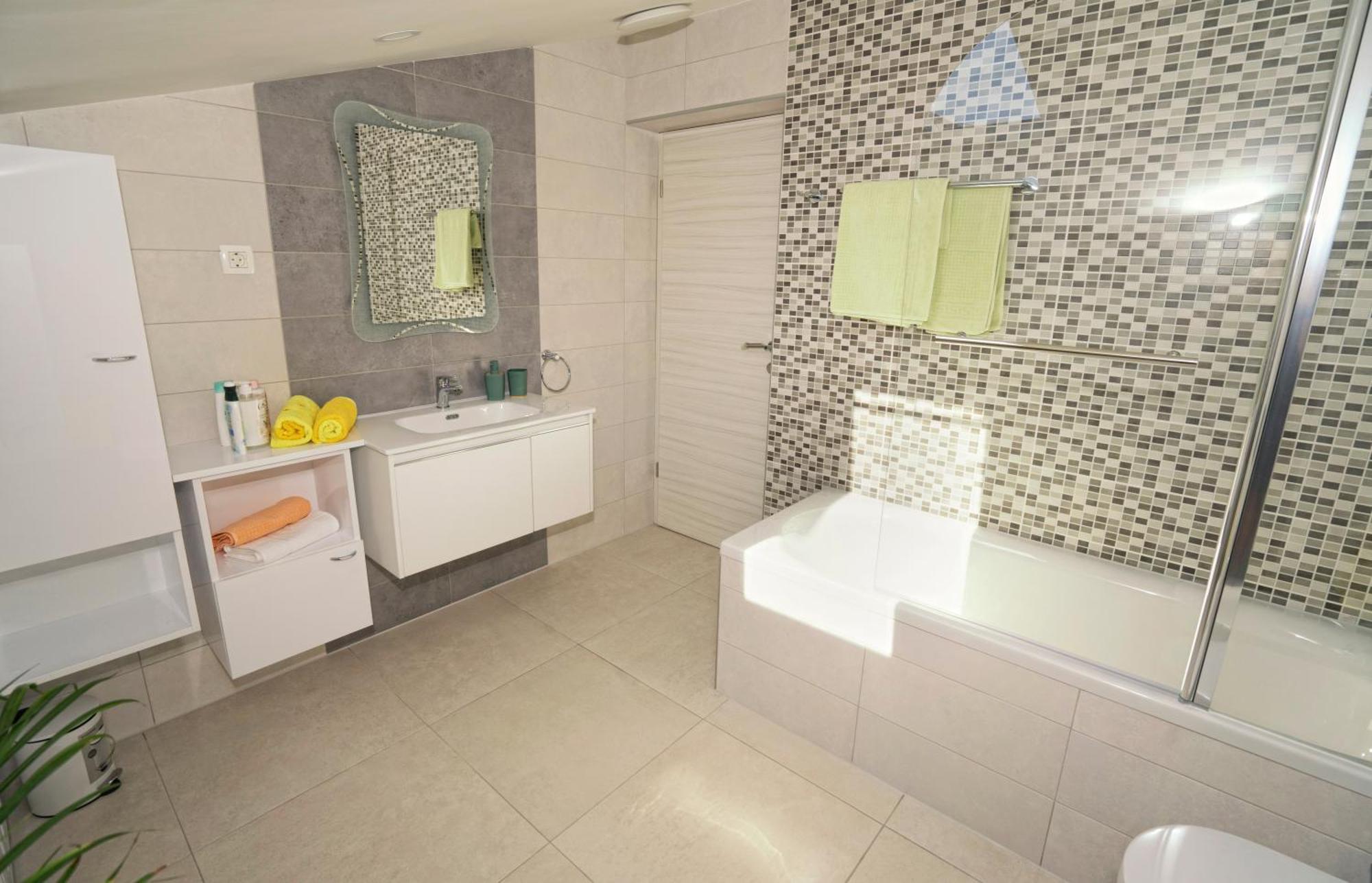 Riviera Blue With Seaview, Private Whirlpools And Parking Near Opatija Opric