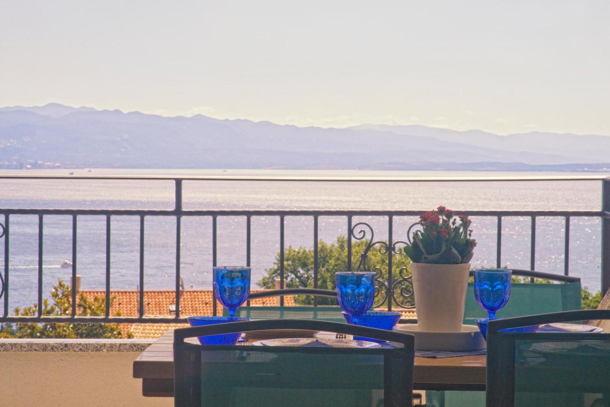 Riviera Blue With Seaview, Private Whirlpools And Parking Near Opatija Apartment
