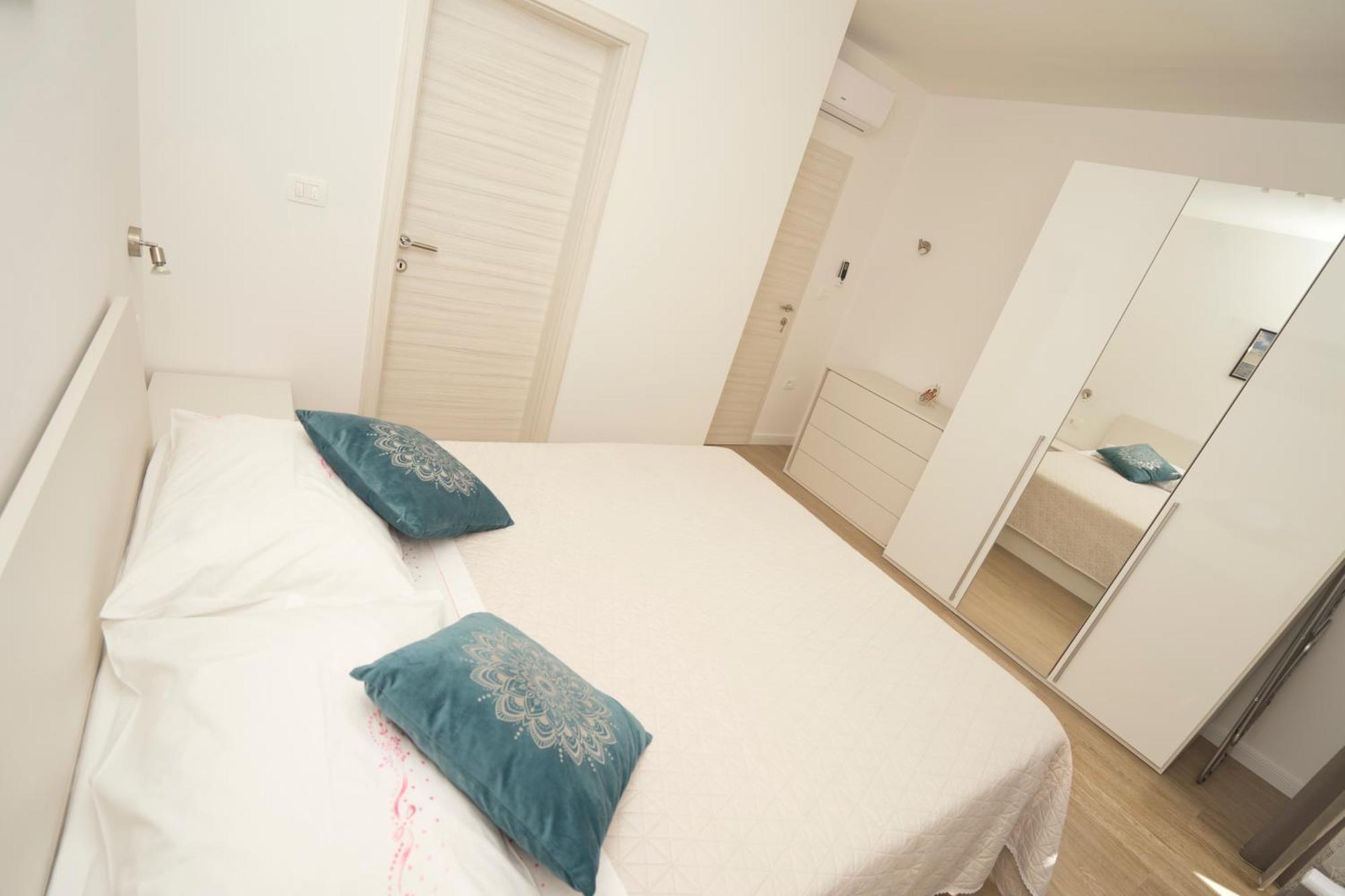 Riviera Blue With Seaview, Private Whirlpools And Parking Near Opatija Apartament *