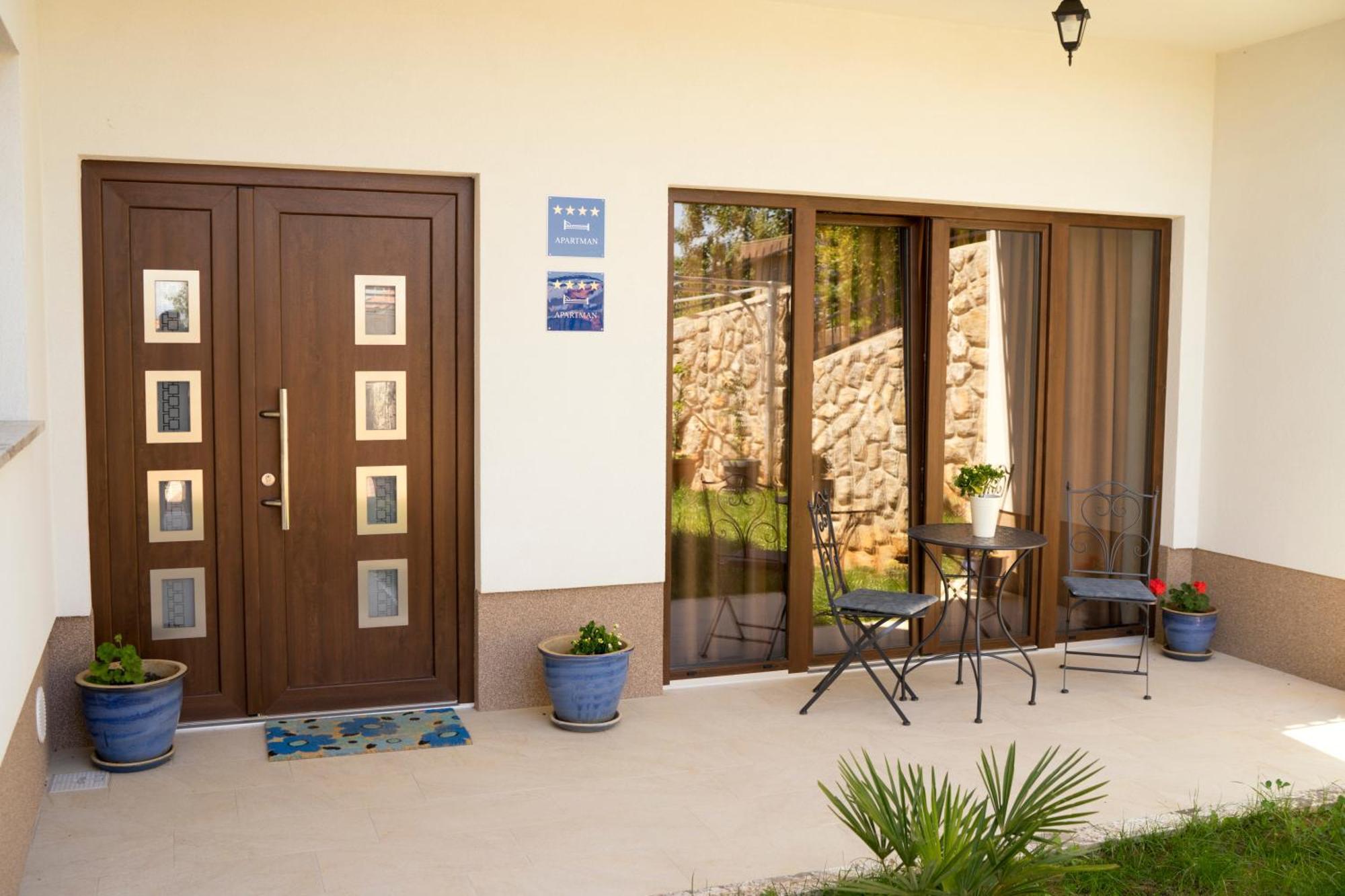 Riviera Blue With Seaview, Private Whirlpools And Parking Near Opatija