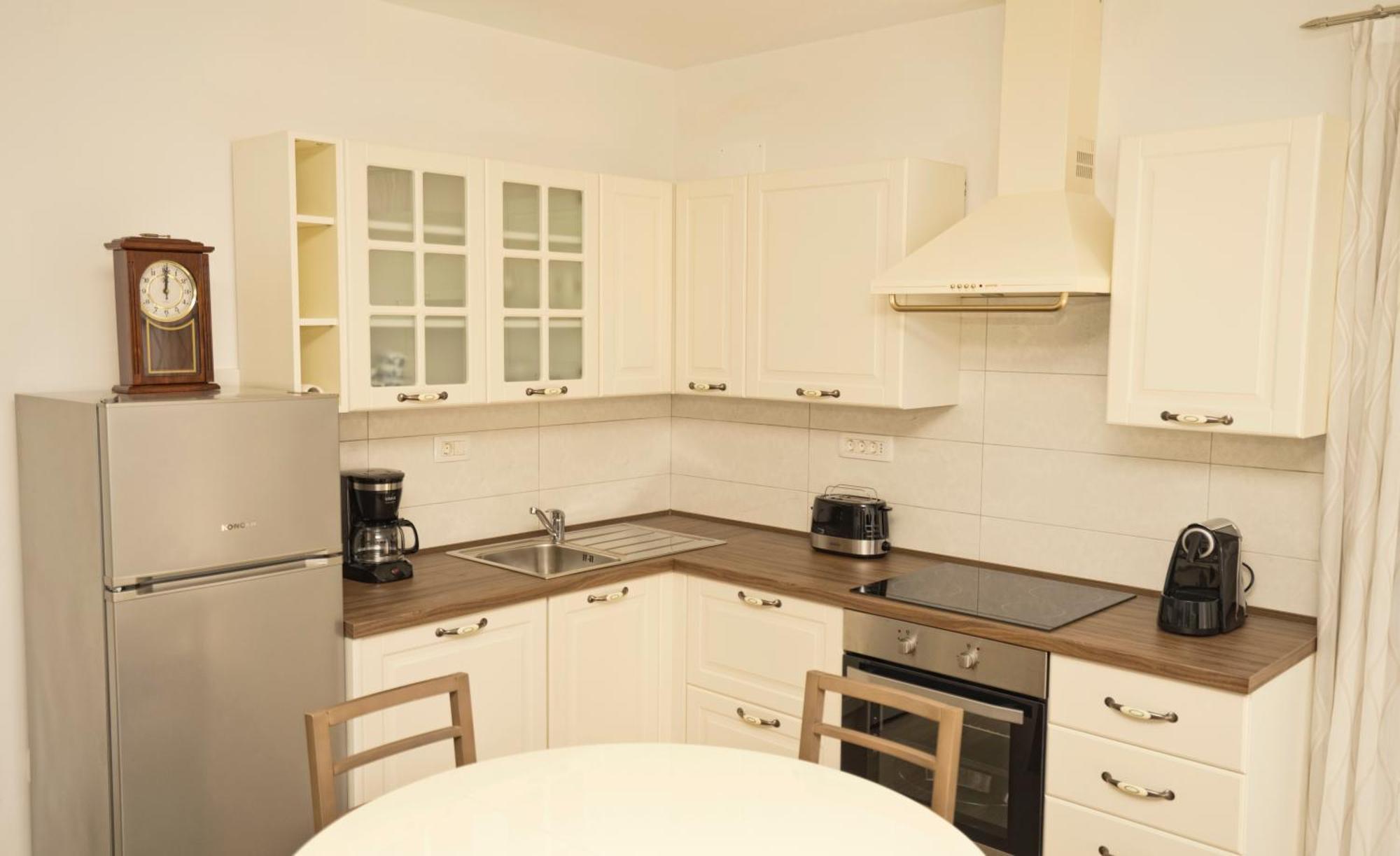 Apartment Riviera Blue With Seaview, Private Whirlpools And Parking Near Opatija