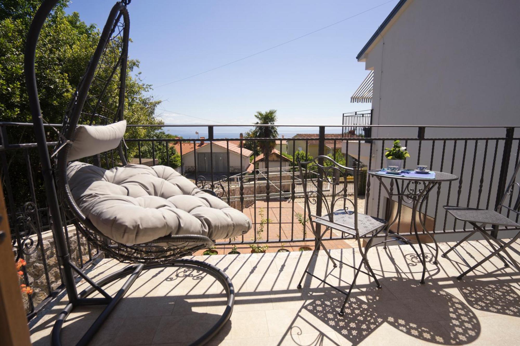 Riviera Blue With Seaview, Private Whirlpools And Parking Near Opatija *